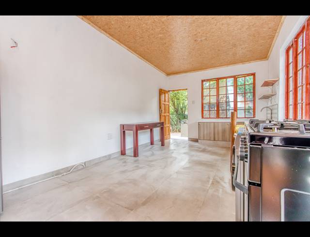 1 BEDROOM APARTMENT TO LET IN WOODMEAD